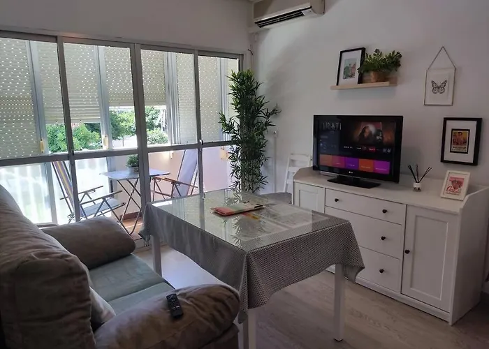 Cozy And Well Connected Apartamento Sevilla